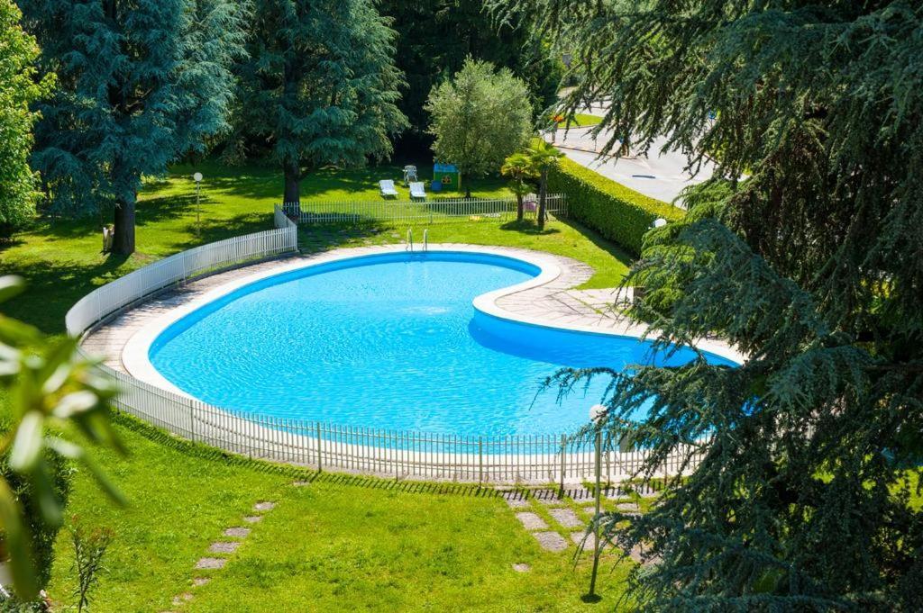 Ada Swimming Home Мароне Екстериор снимка